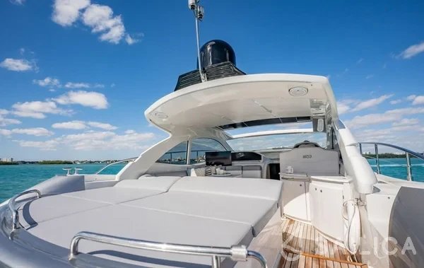 Pershing 50 - Yacht Charter Sailica