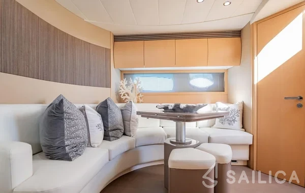 Pershing 50 - Yacht Charter Sailica