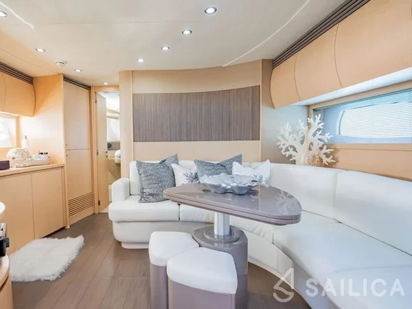 Pershing 50 - Yacht Charter Sailica