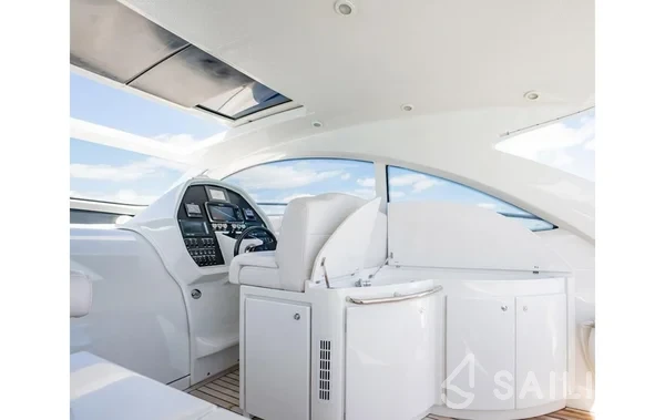 Pershing 50 - Yacht Charter Sailica