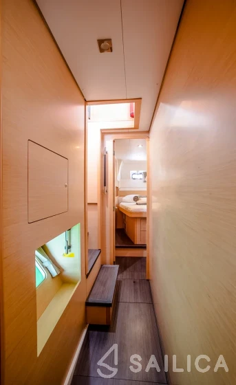 Lagoon 400 S2 - Yacht Charter Sailica