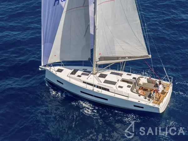 Hanse 410 - Yacht Charter Sailica