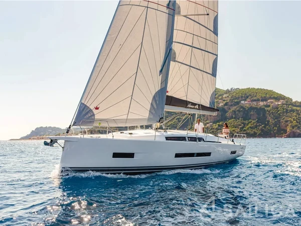 Hanse 410 - Yacht Charter Sailica