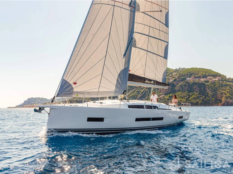 Hanse 410 - Yacht Charter Sailica
