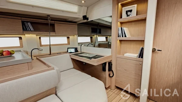 Oceanis 51.1 - Yacht Charter Sailica