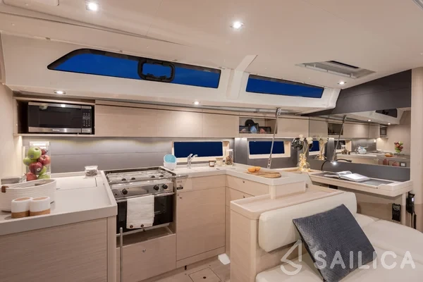 Oceanis 51.1 - Yacht Charter Sailica
