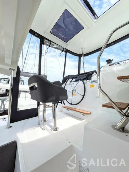 Lagoon 42 - Yacht Charter Sailica
