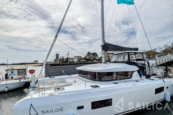 Lagoon 42 - Yacht Charter Sailica
