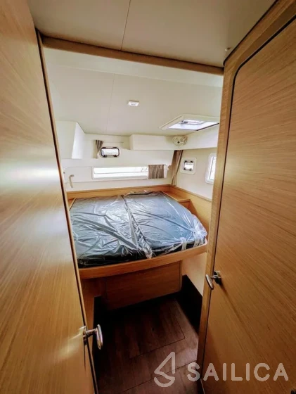 Lagoon 42 - Yacht Charter Sailica