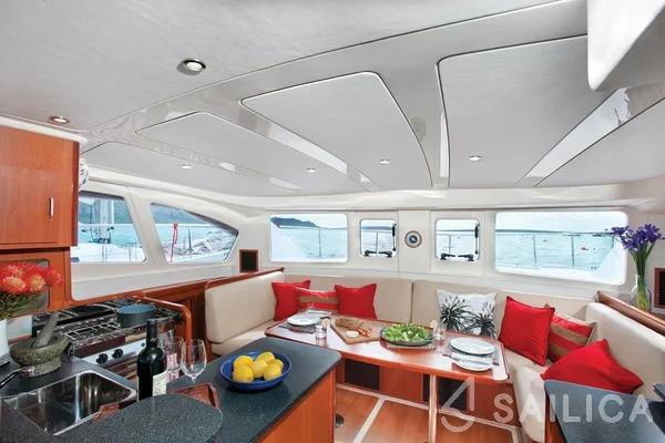 Leopard 39 - Photo #8 Leopard 39 - Yacht Charter Sailica