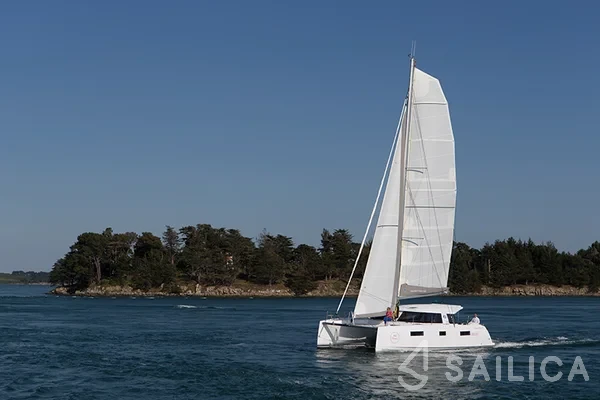 Nautitech 40 open NEW - 4 + 2 cab. - Yacht Charter Sailica