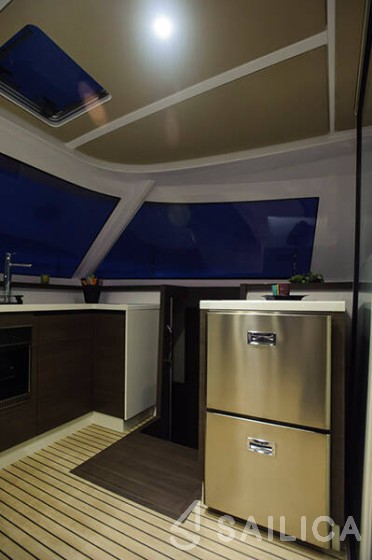 Nautitech 40 - Yacht Charter Sailica