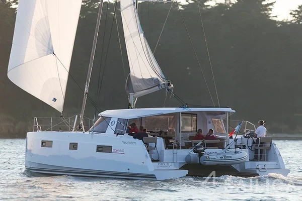 Nautitech 40 open NEW - 4 + 2 cab. - Yacht Charter Sailica