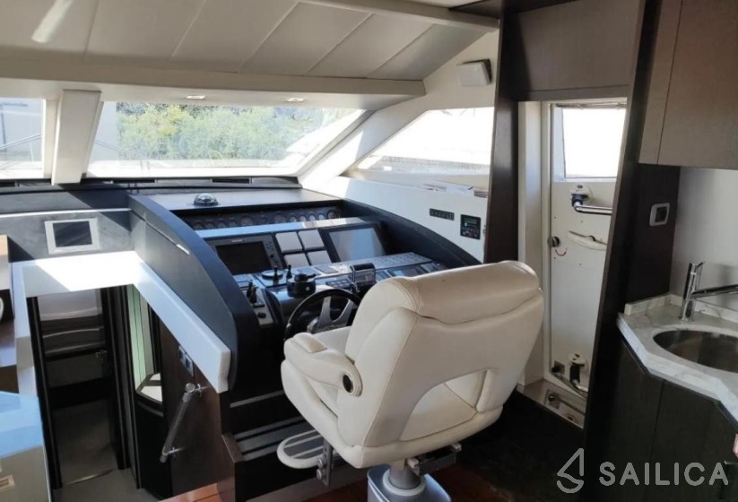 Dominator 62 S - Yacht Charter Sailica