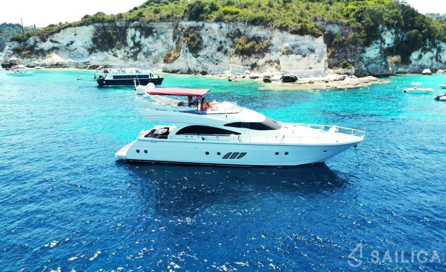 Dominator 62 S - Yacht Charter Sailica