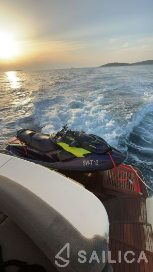 Dominator 62 S - Yacht Charter Sailica