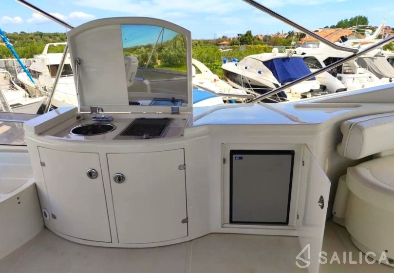 Dominator 62 S - Yacht Charter Sailica