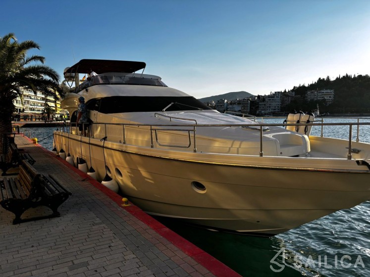 Dominator 62 S - Yacht Charter Sailica