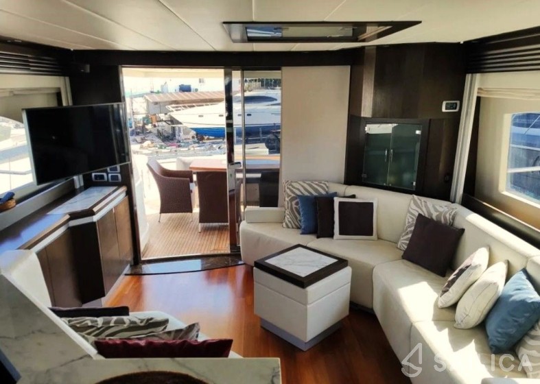 Dominator 62 S - Yacht Charter Sailica