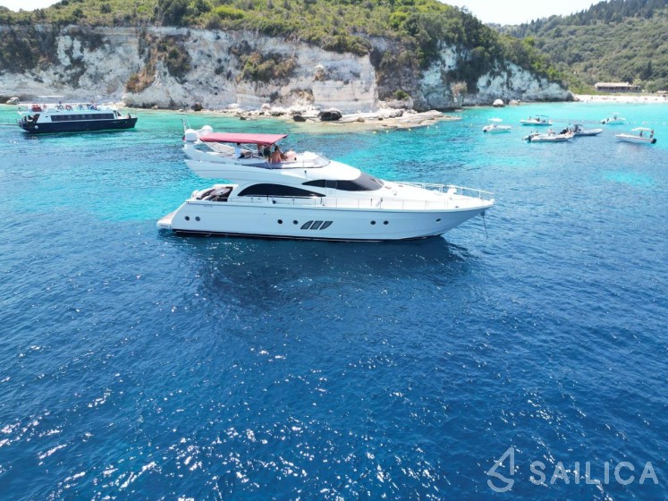 Dominator 62 S - Yacht Charter Sailica