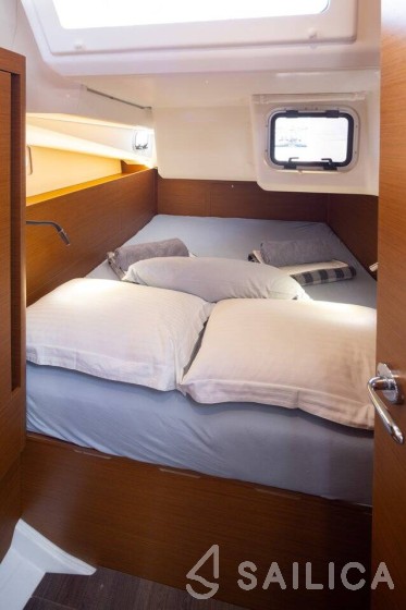 Sun Odyssey 440 - Yacht Charter Sailica
