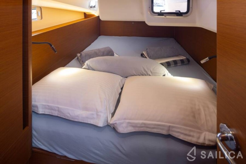 Sun Odyssey 440 - Yacht Charter Sailica