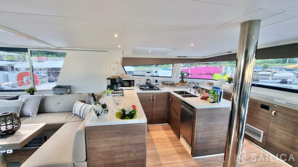 Bali 5.4. - Yacht Charter Sailica