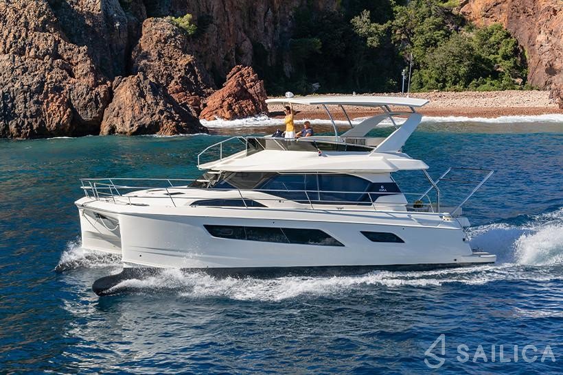 Aquila 44 - Yacht Charter Sailica