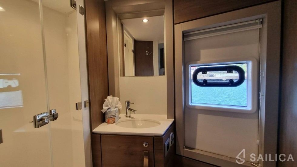 Bali 4.4 - Yacht Charter Sailica