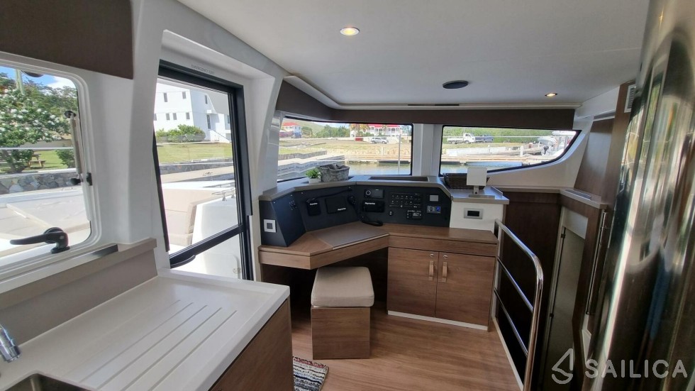 Bali 4.4 - Yacht Charter Sailica