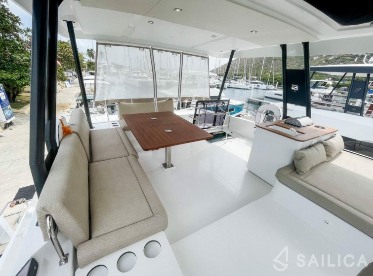 MY 44 - Yacht Charter Sailica