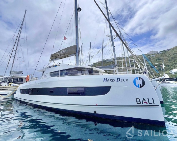 Bali 4.2 - Yacht Charter Sailica