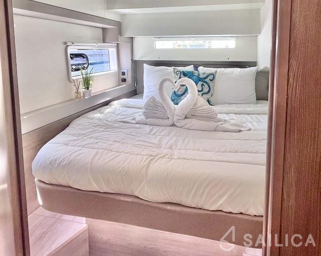 Bali 4.2 - Yacht Charter Sailica