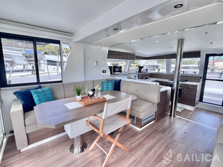 Bali 4.2 - Yacht Charter Sailica