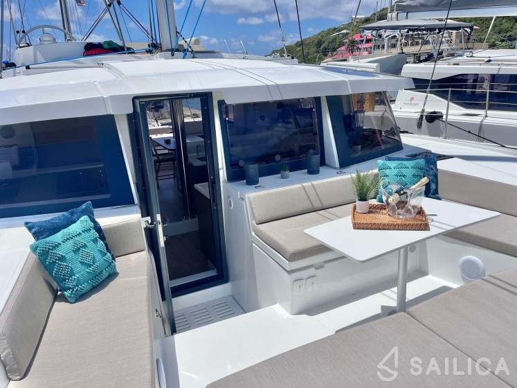 Bali 4.2 - Yacht Charter Sailica