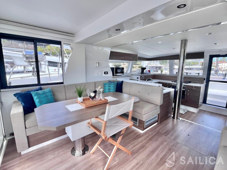 Bali 4.2 - Yacht Charter Sailica