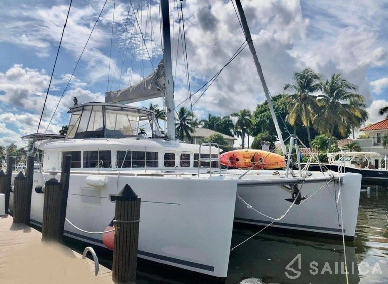 Lagoon 450 - Yacht Charter Sailica