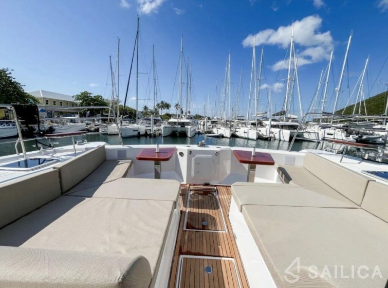 Aventura 50 MY - Yacht Charter Sailica