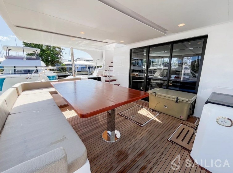 Aventura 50 MY - Yacht Charter Sailica