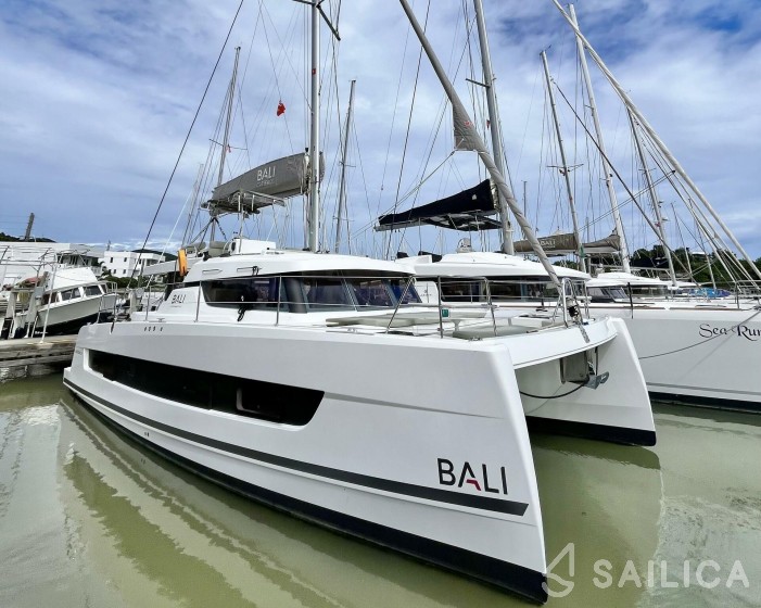 Bali Catspace 40 - Yacht Charter Sailica