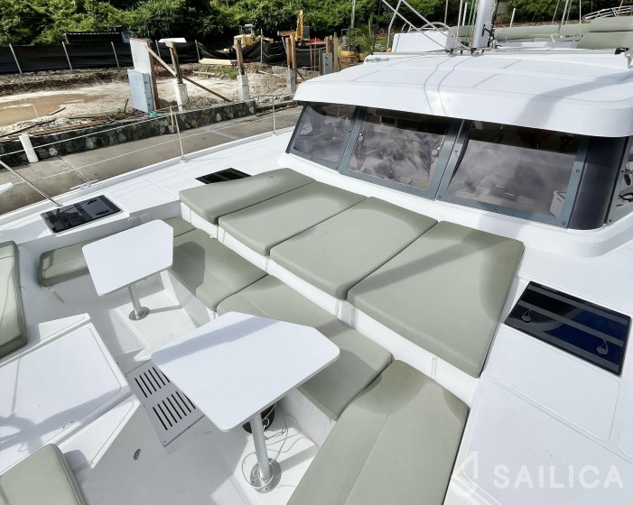 Bali Catspace 40 - Yacht Charter Sailica