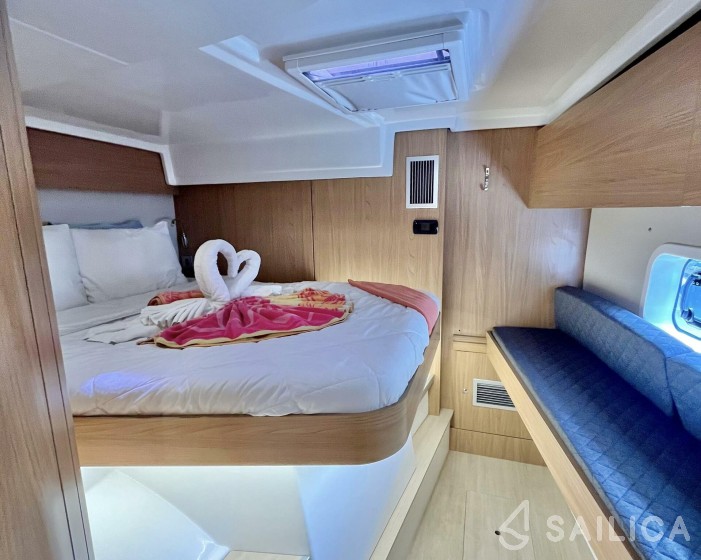 Bali Catspace 40 - Yacht Charter Sailica