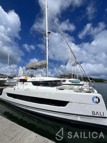 Bali Catspace 40 - Yacht Charter Sailica