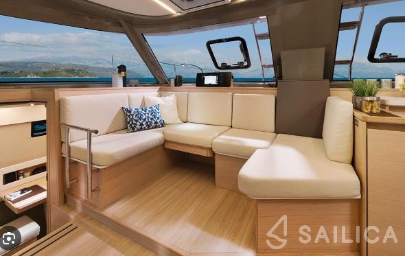 Nautitech 40 - Yacht Charter Sailica