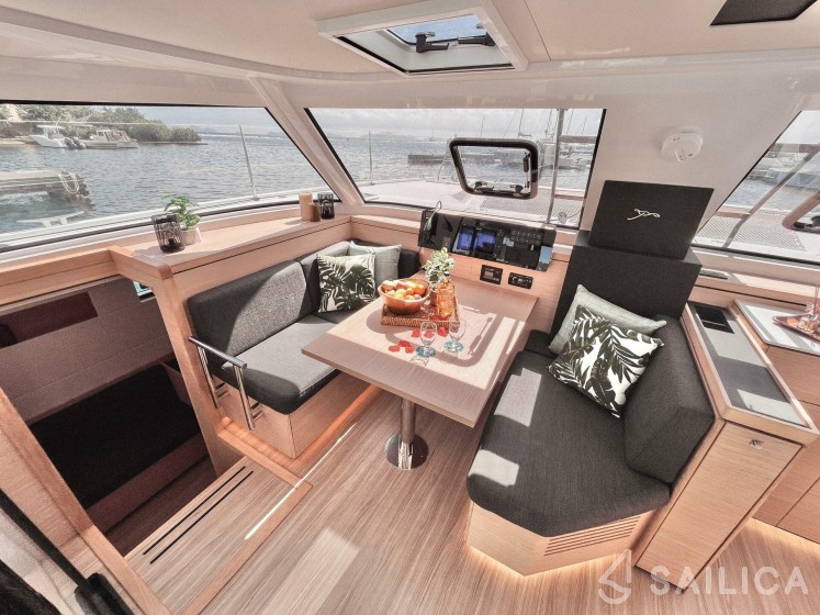 Nautitech 40 - Yacht Charter Sailica
