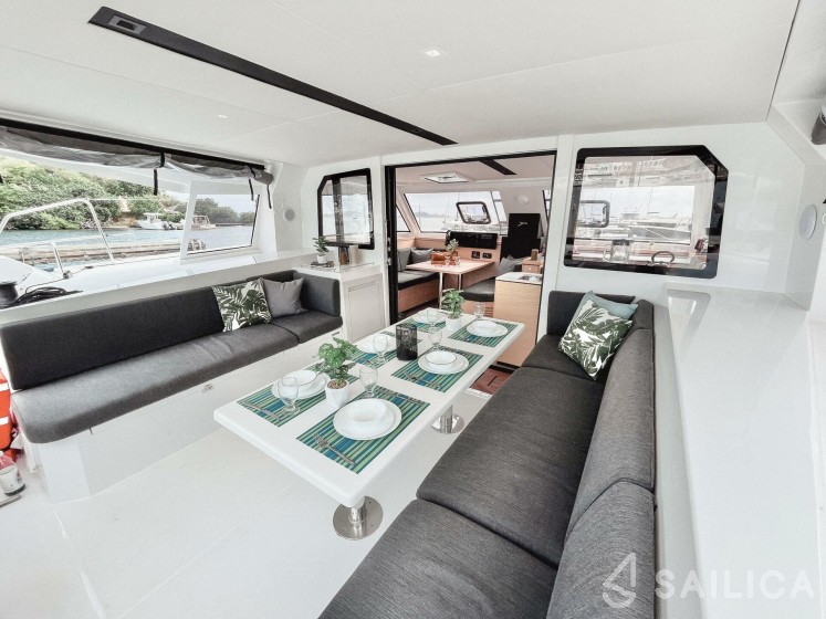 Nautitech 40 - Yacht Charter Sailica