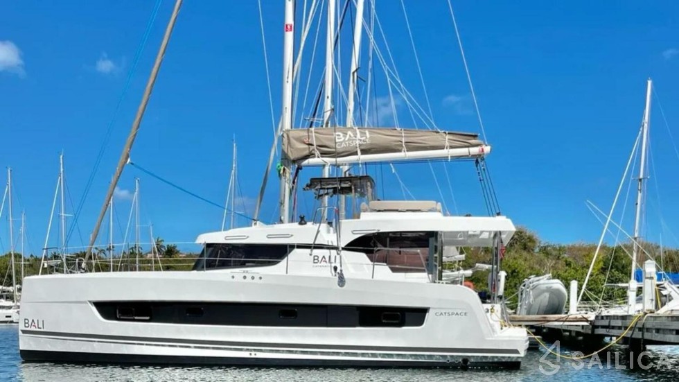 Bali Catspace 40 - Yacht Charter Sailica