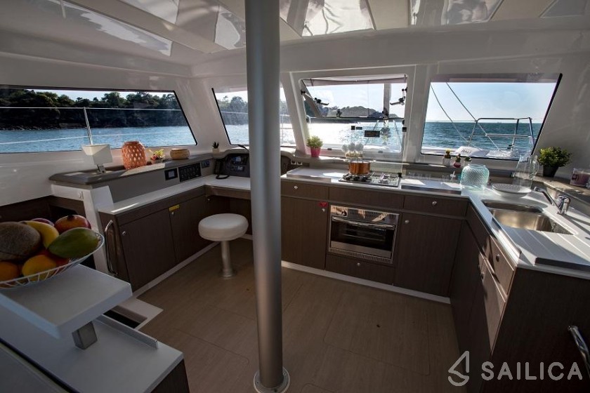 Bali Catspace 40 - Yacht Charter Sailica