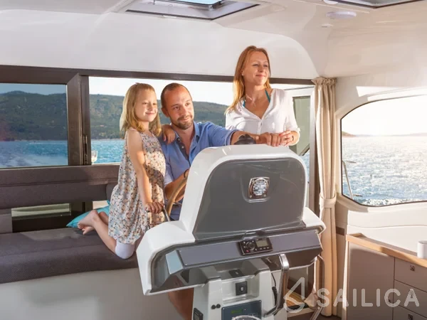 Bavaria E40 Fly - Yacht Charter Sailica