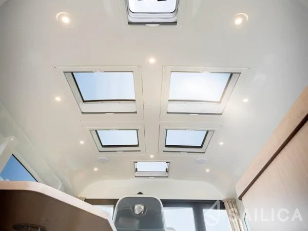 Bavaria E40 Fly - Yacht Charter Sailica